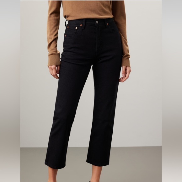 Levi’s Black 501 Crop Jeans - Picture 2 of 9